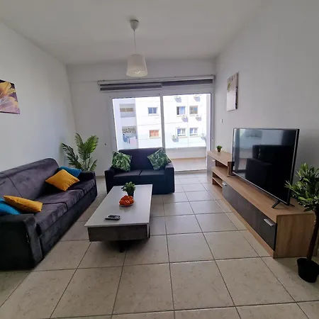 Tropical Paradise 200m From Finikoudes * לרנקה
