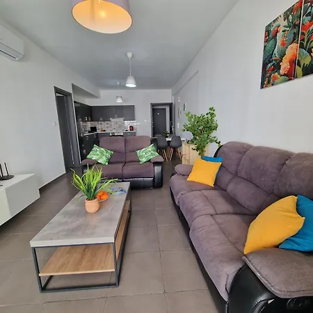 Tropical Paradise 200m From Finikoudes לרנקה