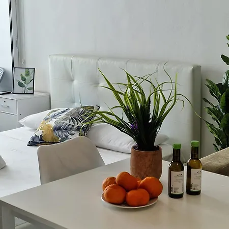 Apartment Tropical Paradise 200m From Finikoudes Larnaca