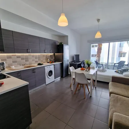 Appartamento Tropical Paradise 200m From Finikoudes