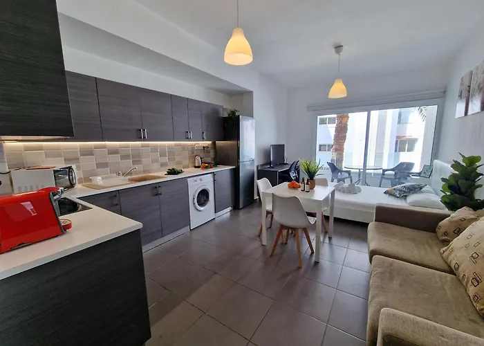 Apartament Tropical Paradise 200m From Finikoudes