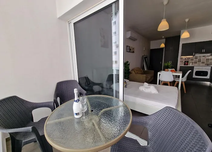 Apartament Tropical Paradise 200m From Finikoudes *