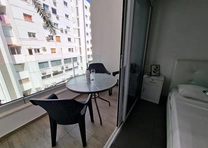 Tropical Paradise 200m From Finikoudes * Larnaca