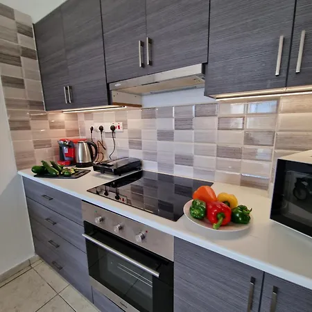 Apartament Tropical Paradise 200m From Finikoudes *