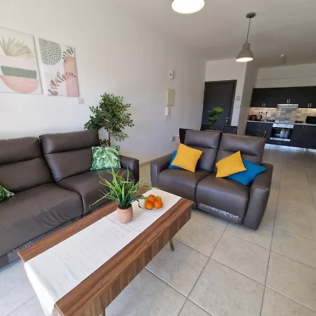 Tropical Paradise 200m From Finikoudes Apartament Larnaca