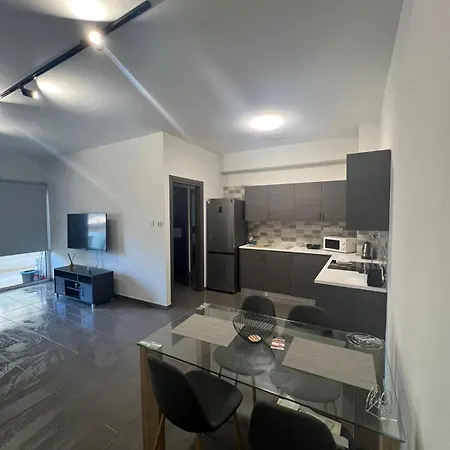 Apartament Tropical Paradise 200m From Finikoudes Larnaca