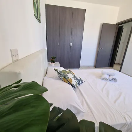 Tropical Paradise 200m From Finikoudes Apartament Larnaca