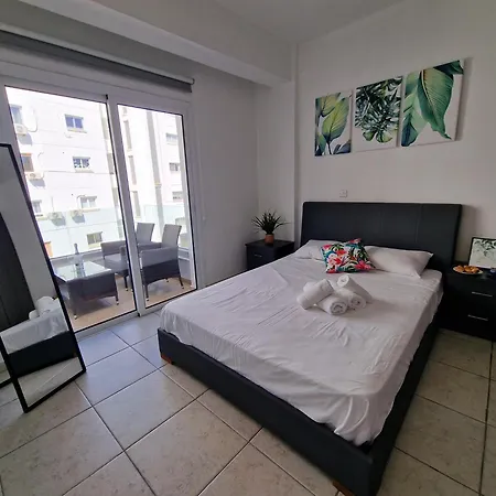 Tropical Paradise 200m From Finikoudes Apartament *