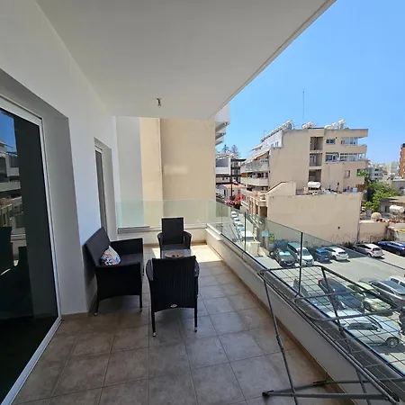 Tropical Paradise 200m From Finikoudes לרנקה