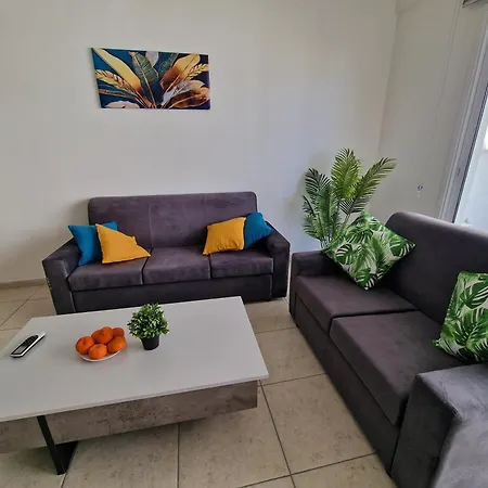 Tropical Paradise 200m From Finikoudes لارنكا