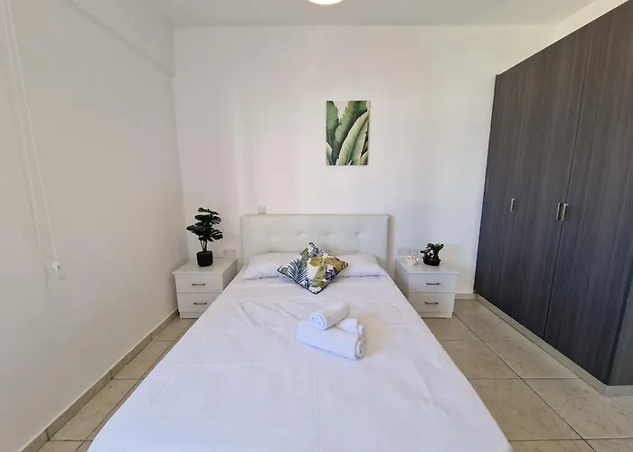 Tropical Paradise 200m From Finikoudes * Larnaka