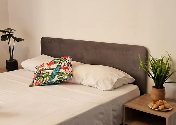 Tropical Paradise 200m From Finikoudes *