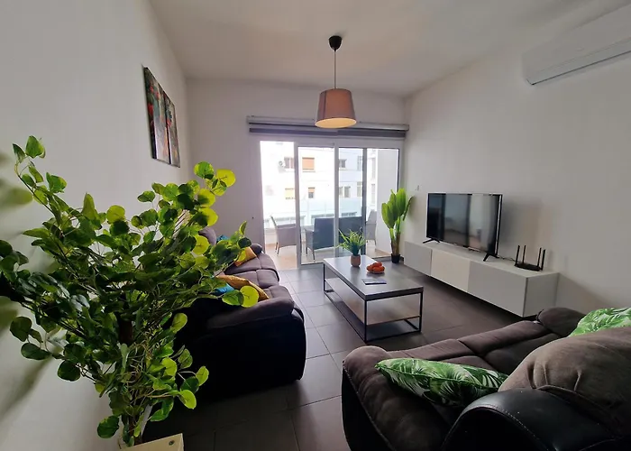 Tropical Paradise 200m From Finikoudes Apartment *