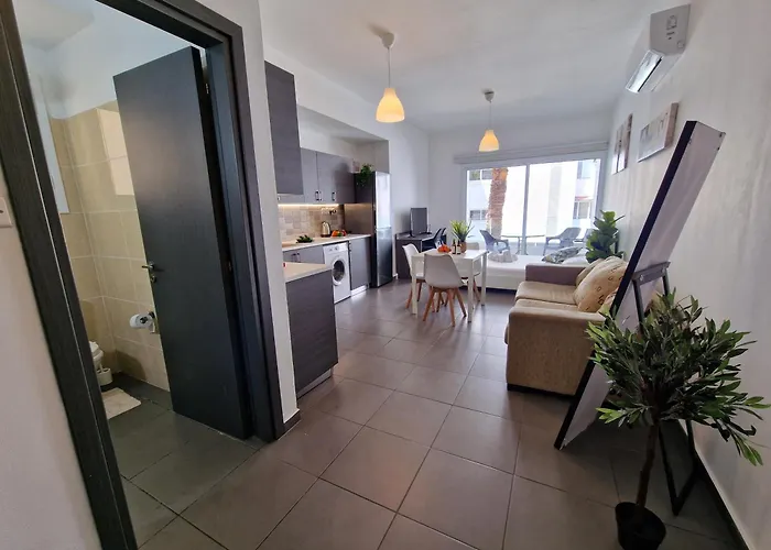 Apartmán Tropical Paradise 200m From Finikoudes Larnaca