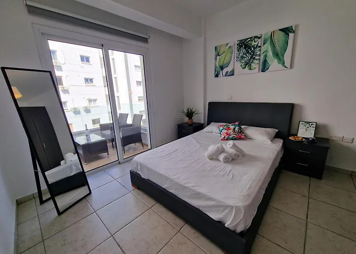 Tropical Paradise 200m From Finikoudes *