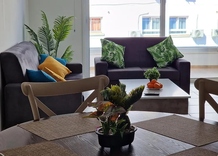 Tropical Paradise 200m From Finikoudes *