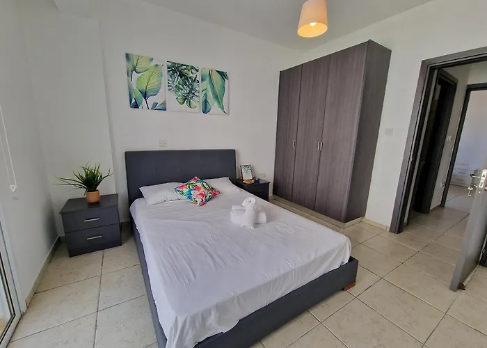 Tropical Paradise 200m From Finikoudes *