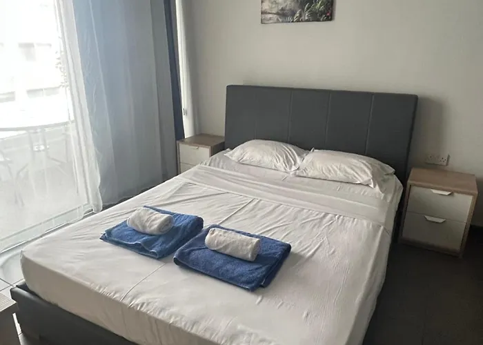 Tropical Paradise 200m From Finikoudes Appartamento *