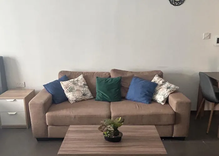 Tropical Paradise 200m From Finikoudes Apartment Larnaka