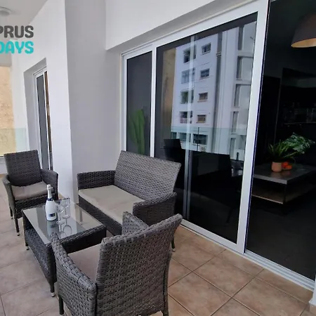 Apartment Tropical Paradise 200m From Finikoudes Larnaca