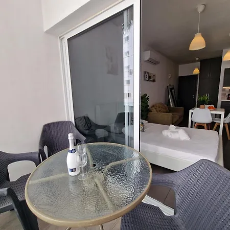 Apartment Tropical Paradise 200m From Finikoudes *