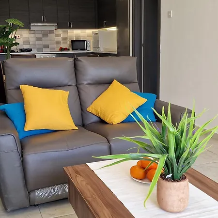 Tropical Paradise 200m From Finikoudes