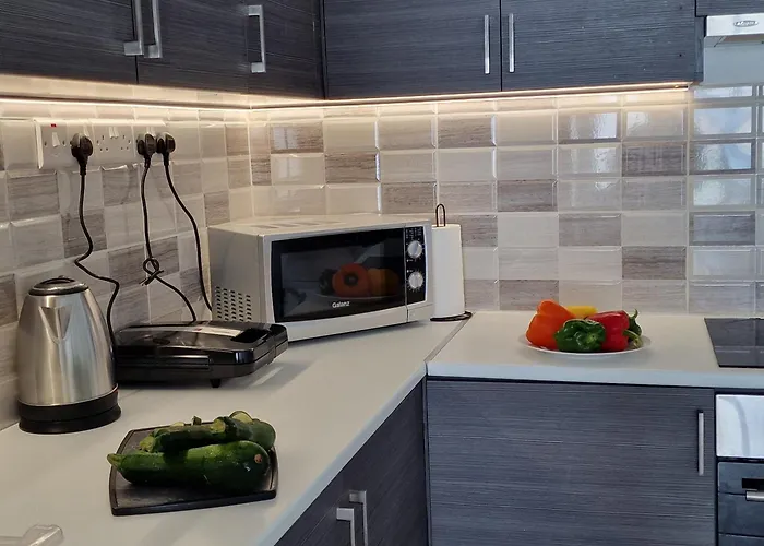 Apartament Tropical Paradise 200m From Finikoudes *